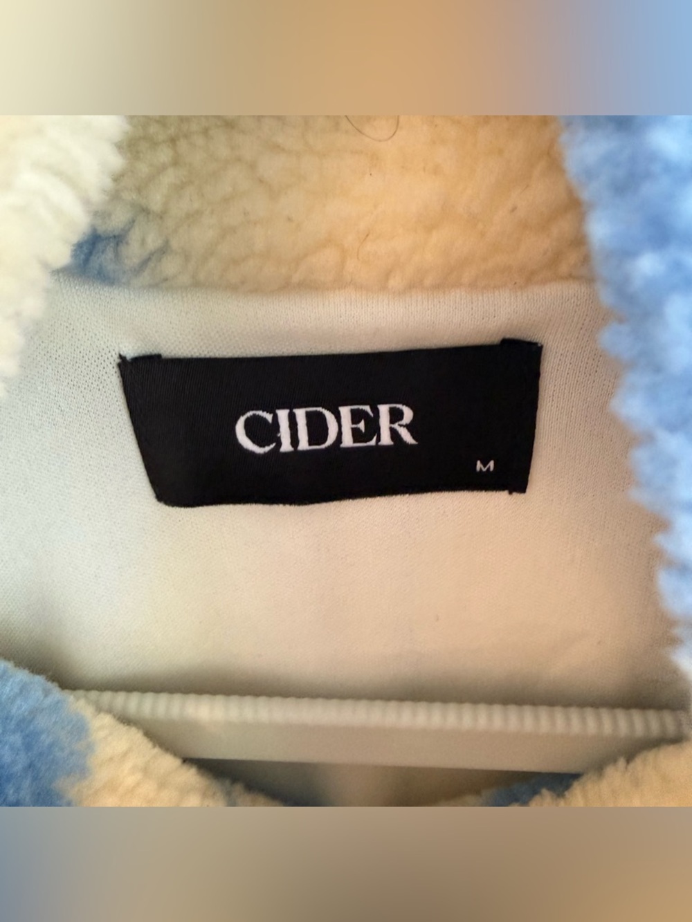 Cider Valentine Zip Front Patterned Fleece
Jacket- med - Picture 6 of 6